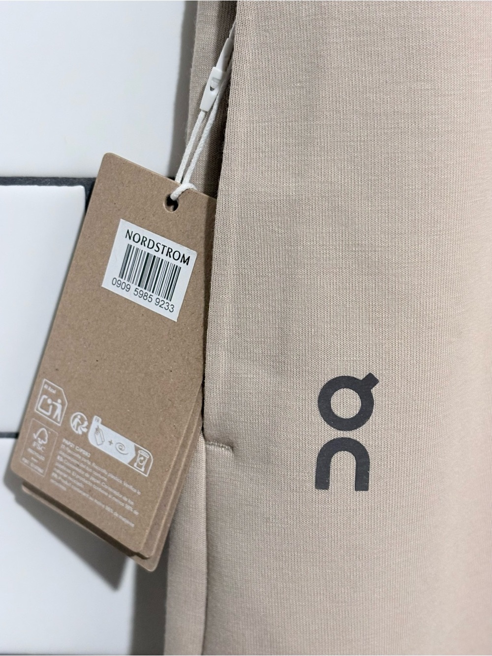 New $120 On Women's Focus Tech Sweatpants Marshmallow -L - Picture 9 of 14